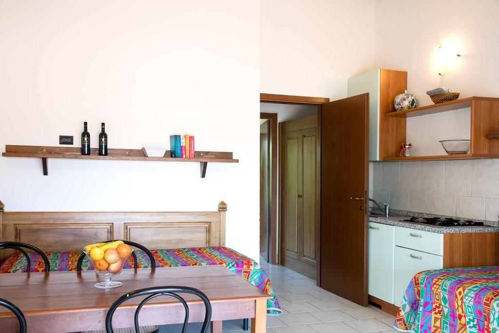 Il Borgo Centro Vacanze Guardistallo Bagian luar foto